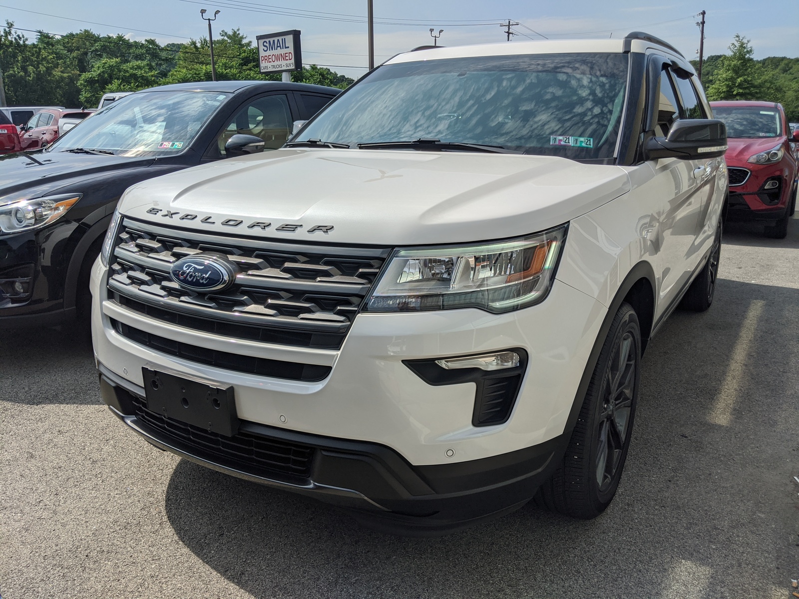 Certified Pre-Owned 2018 Ford Explorer XLT In White Platinum Metallic ...