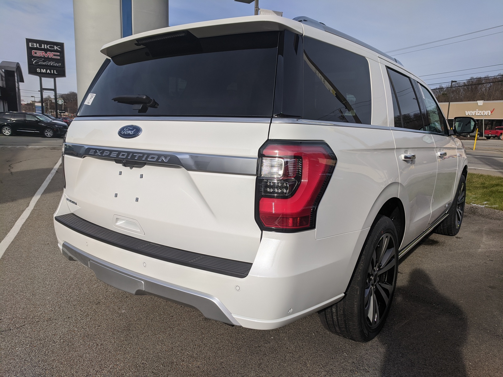 New 2020 Ford Expedition Platinum in Star White Metallic Tri-Coat
