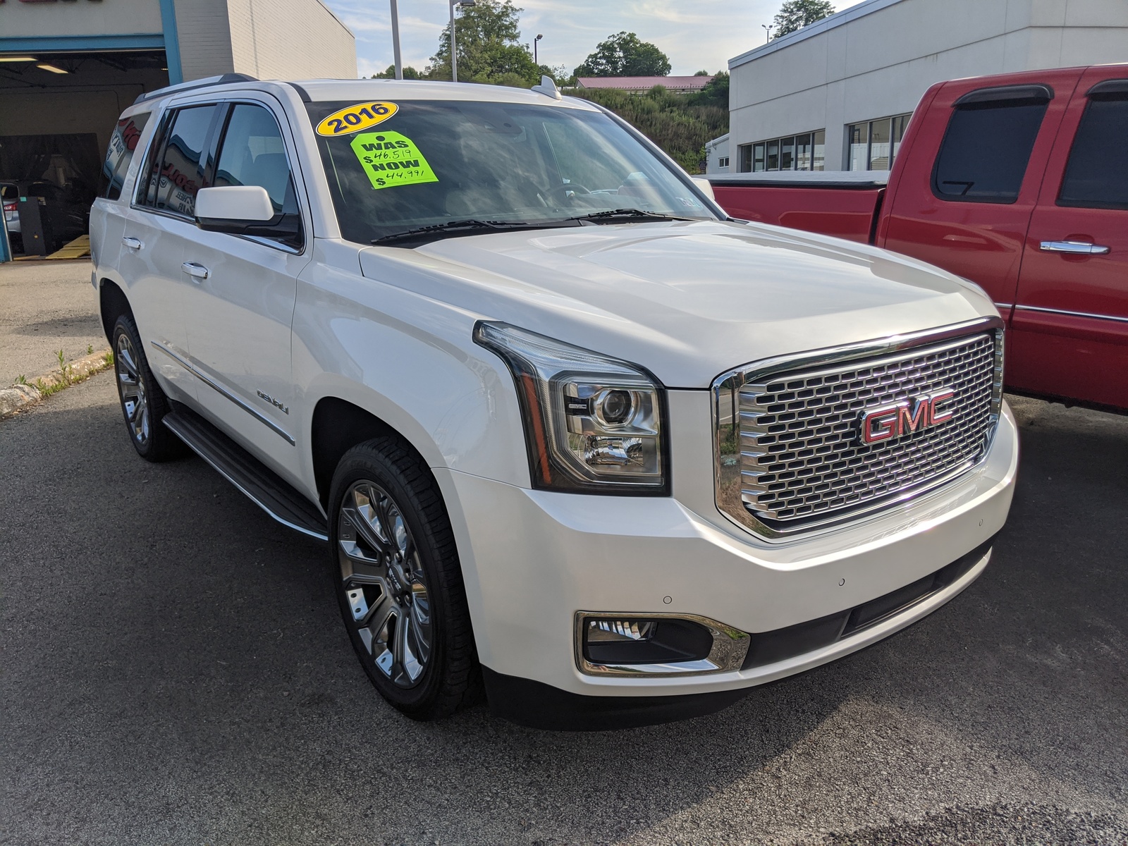 Pre-Owned 2016 GMC Yukon Denali Denali in White Frost Tricoat ...