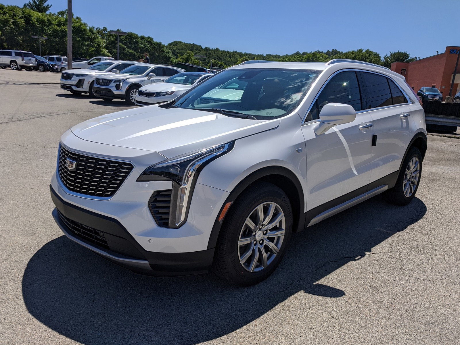 New 2020 Cadillac XT4 AWD Premium Luxury in CRYSTAL WHITE TRICOAT