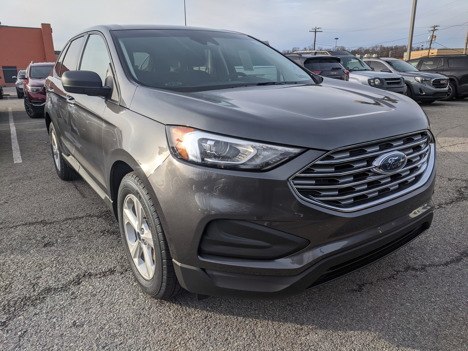 New 2020 Ford Edge SE in Magnetic Metallic | Greensburg, PA | #F03240