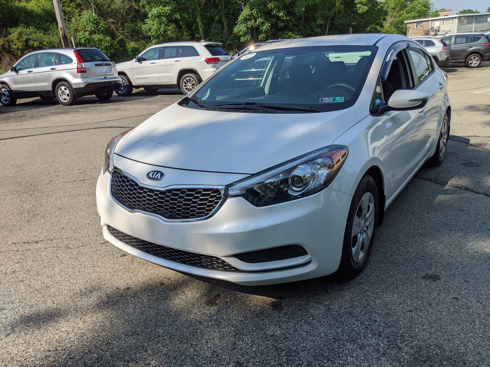 Pre-Owned 2016 Kia Forte LX In Snow White Pearl | Greensburg, PA | #K03635X